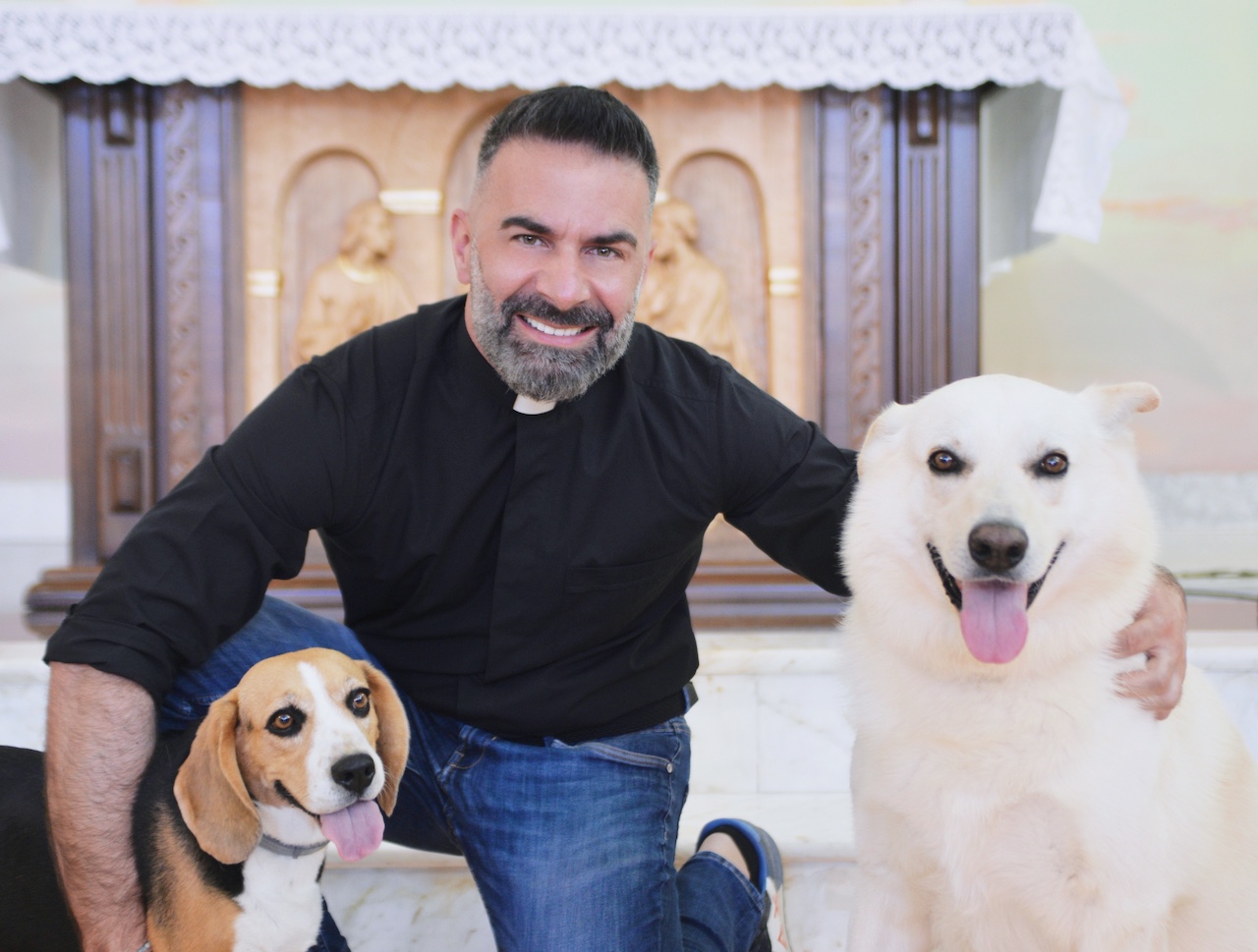 Dal web al Pet Carpet: la missione di don Cosimo.