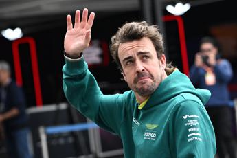 F1, Alonso rinnova con l’Aston Martin:"Qui per restare"