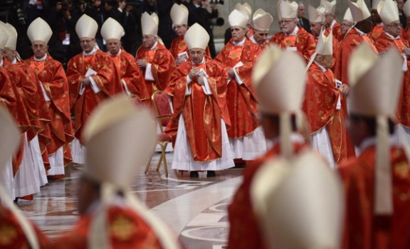 Conclave in Corso: I Cardinali Pronti a Eleggere il 267° Papa della Chiesa Cattolica.