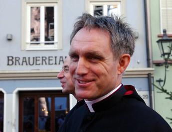 Vaticano, l’indiscrezione: "Padre Georg sarà nominato nunzio apostolico"