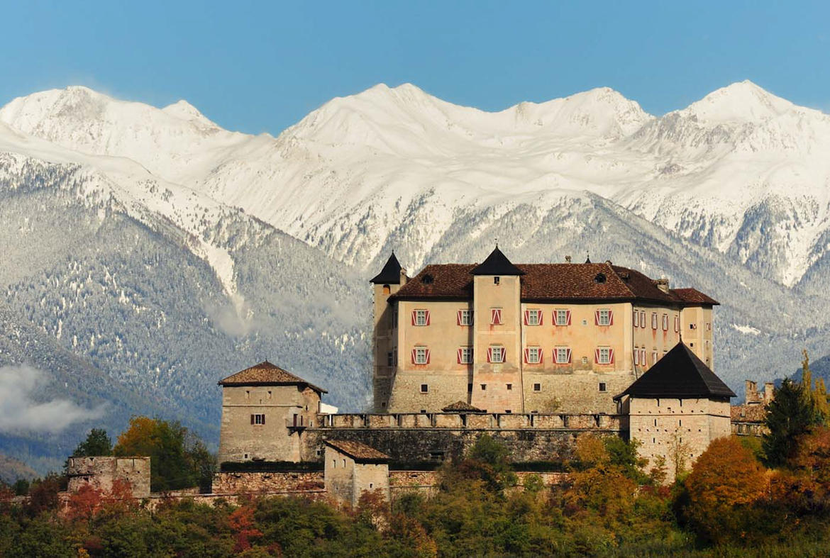 “Da castello a ceramica: la lunga storia dei Thun”