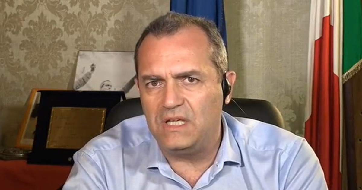 De Magistris: " L’Europa non esiste e sulla pace in Ucraina condivido la linea politica di Trump".
